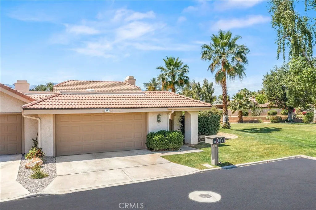 8 Bonita Lane, Palm Desert, California 92260 home-pic-4